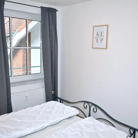 Ostseeallee 3 Nr 02 *